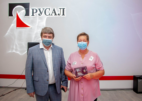 Почетное звание в женские руки